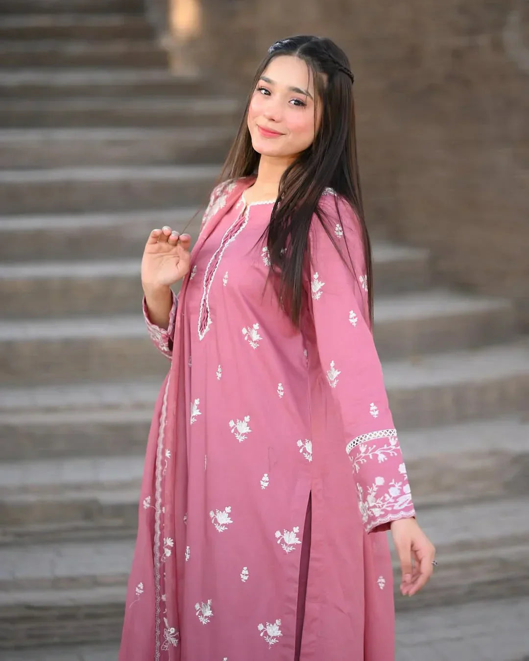 Pink Delight Embraided 3pec Lawn FF0123