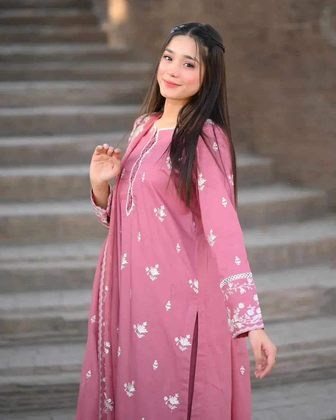 Pink Delight Embraided 3pec Lawn FF0123