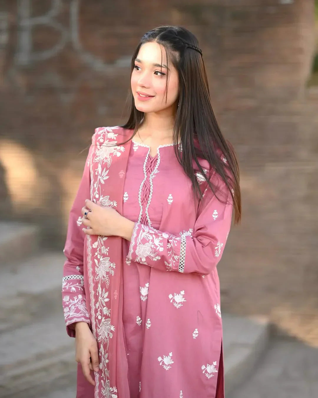 Pink Delight Embraided 3pec Lawn FF0123