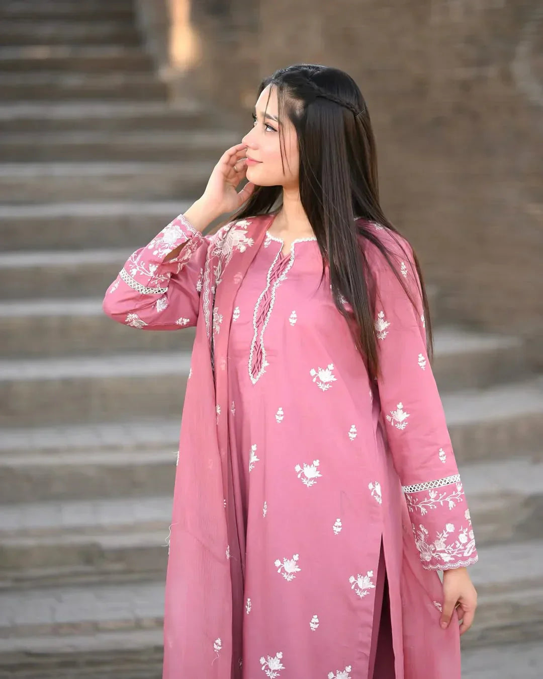 Pink Delight Embraided 3pec Lawn FF0123