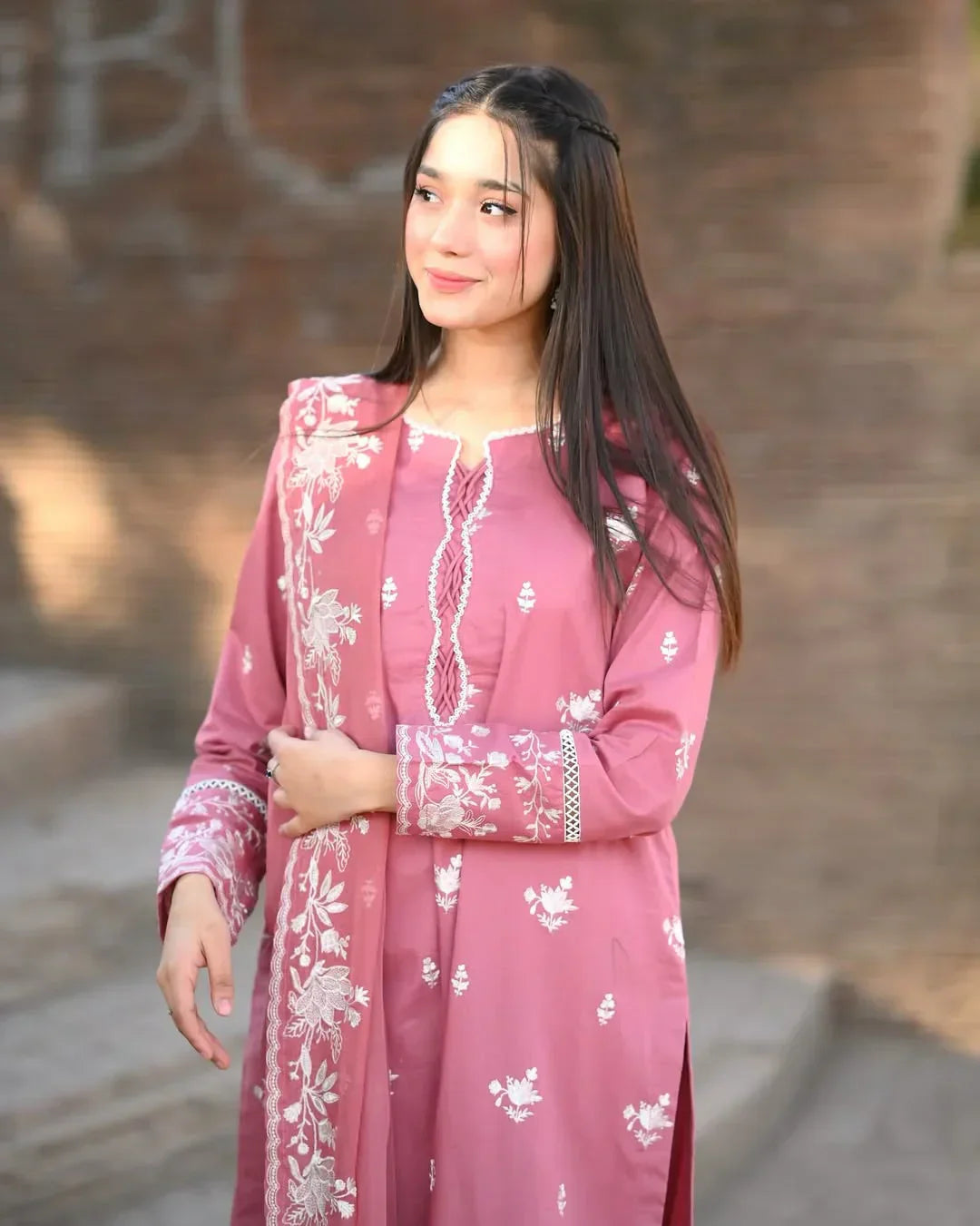 Pink Delight Embraided 3pec Lawn FF0123